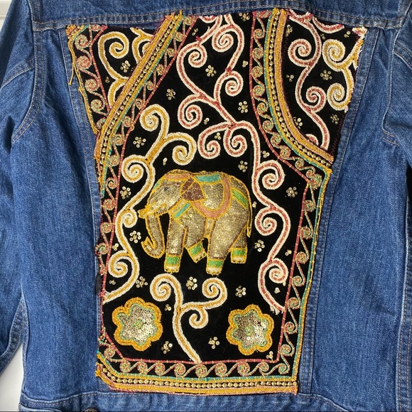 VTG Levi’s Embroidered Denim Jacket - Picture 6 of 14